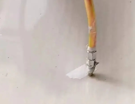 北海瓷砖空鼓维修公司专业解答在瓷砖铺贴过程中，如果使用的砂料过粗（如全部使用了粗砂），可能会导致以下问题